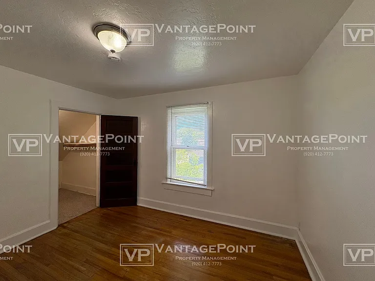 1163 McCormick St — Photo 8