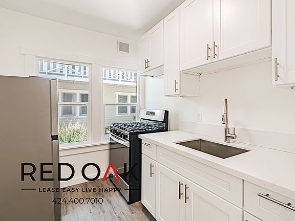 2nd image of 1559 N Hill Ave APT 8