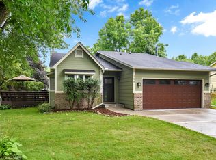 296 Oakwood Dr, Shoreview, MN 55126