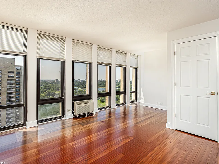 6700 S South Shore Dr #22G — Photo 20
