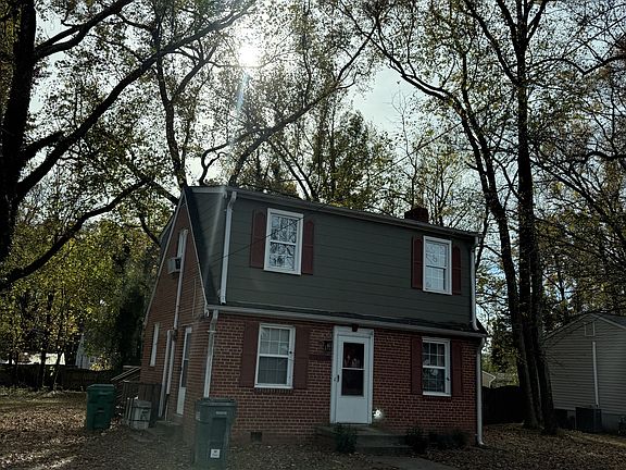 2nd image of 1519 Byron St