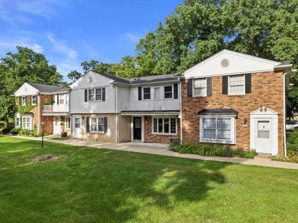 5062 West Colonial COURT, Greenfield, WI 53220