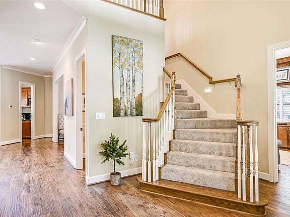 4th image of 6911 Shoreview Dr