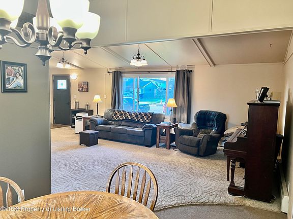 4th image of 276 6th St SE