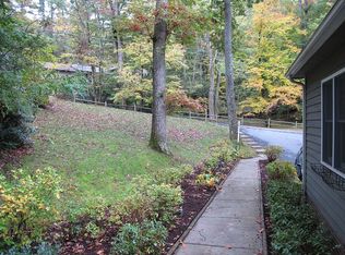 128 Rhododendron Ln, Boone, NC 28607