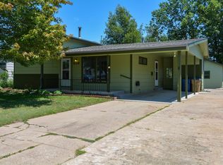 536 N Meeds Dr, Valley Center, KS 67147