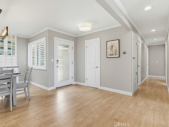 3rd image of 28915 Sprucegrove Dr