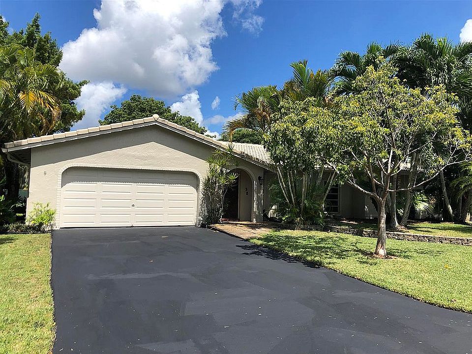1st image of 10952 NW 41st Dr