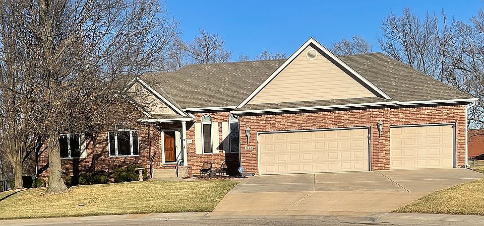 2nd image of 1442 E Hiddenridge Ct