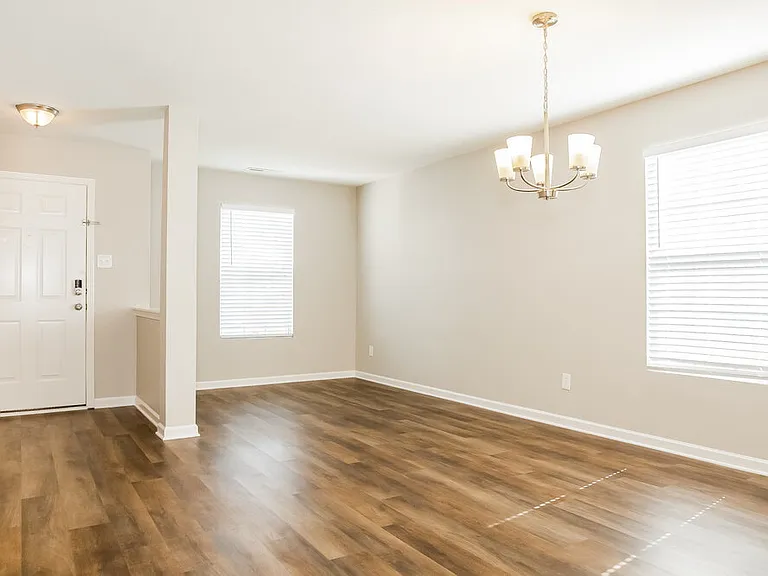 1131 Rainier Ln — Photo 6