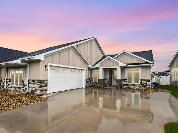 1807 S Daylight Dr, Sioux Falls, SD 57110