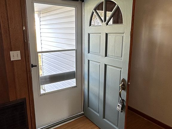 3rd image of 1412 Charles Dr