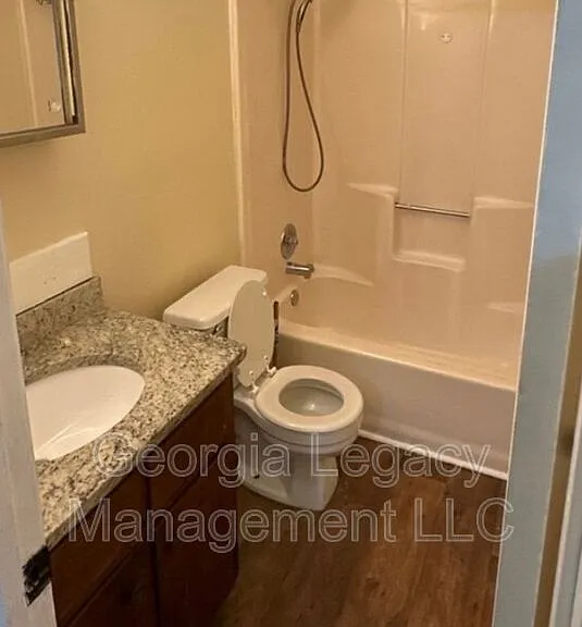 106-1 Oak Park Ct — Photo 4