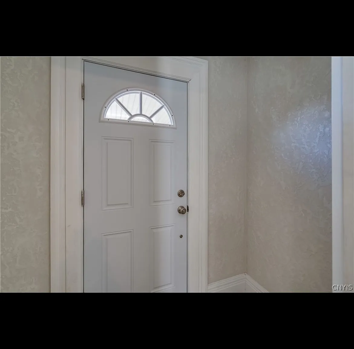 4 bed, 1738 sqft, $2,200 — Photo 3