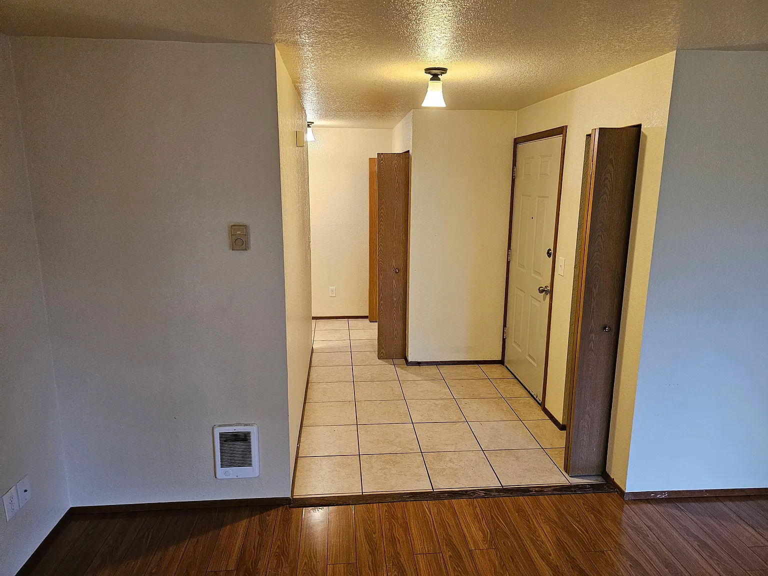 2 bed, 975 sqft, $1,400 — Photo 4