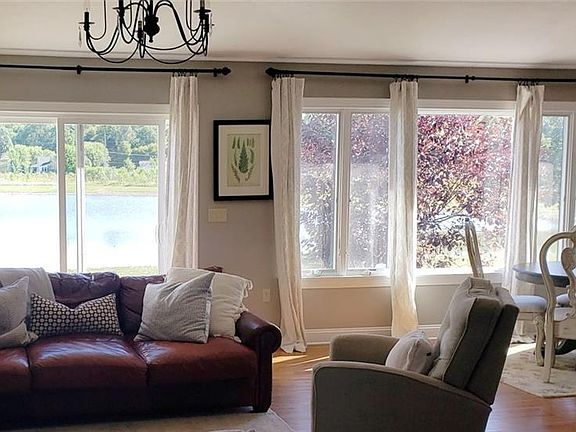 4th image of 305 Chardonnay Cir