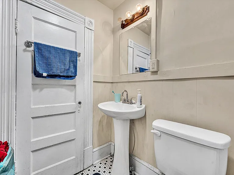 379 Walnut Ave SW — Photo 12