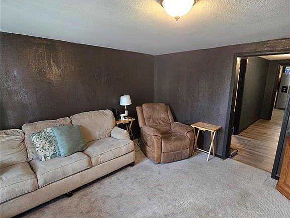 3rd image of 712 Condit St