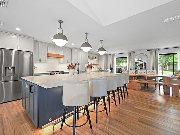 4th image of 4175 Travis Country Cir