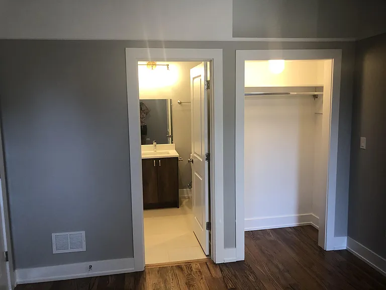 1836 W Augusta Blvd — Photo 18