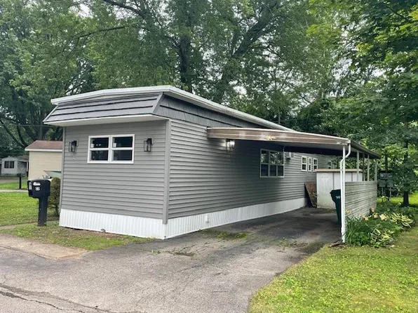 23 Patio Dr, Rochester, NY 14625