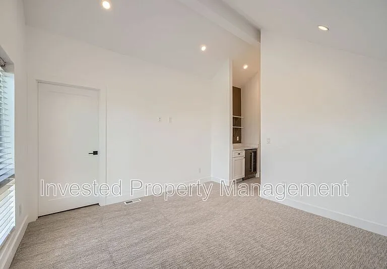 1405 N Yates St — Photo 20