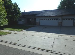 1706 Shannon Dr, Saint Cloud, MN 56301