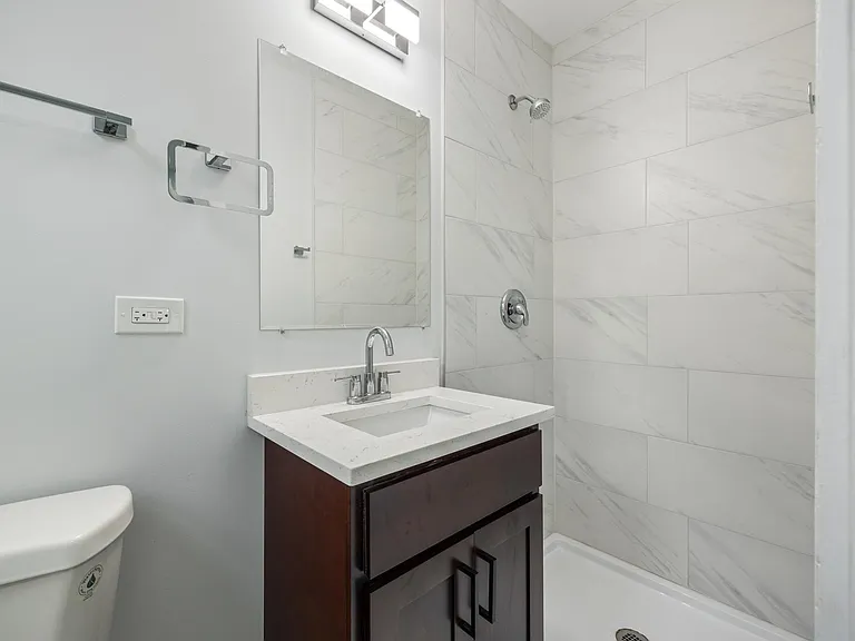 5439 S Indiana Ave #2 — Photo 16