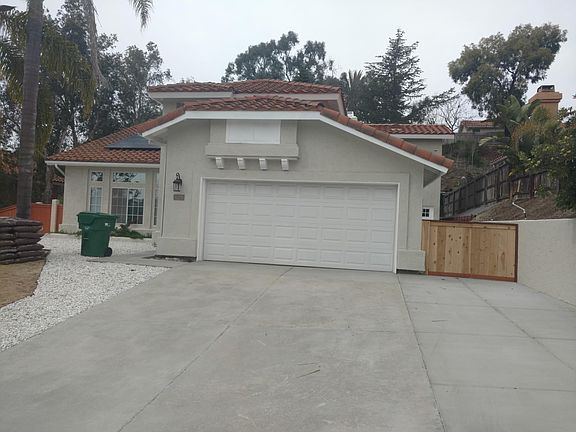 Main house - with guest house on the right side