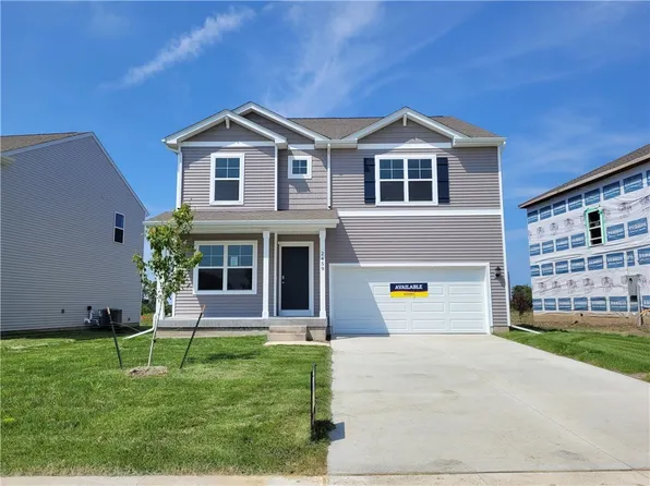 2317 SE Fox Valley Dr, West Des Moines, IA 50265