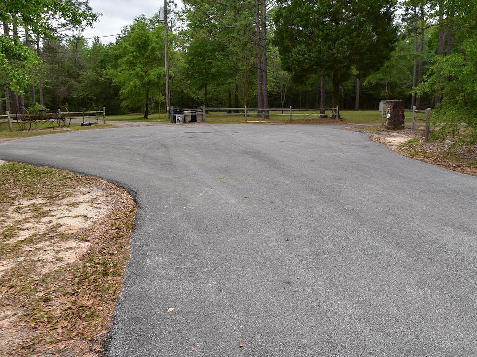 2nd image of 6323 N Ridge Dr
