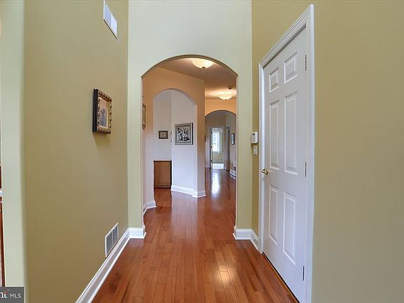 4th image of 4304 S Victoria Way