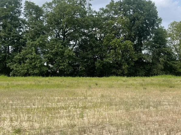 641 E Basalt Dr, Huntertown, IN 46748