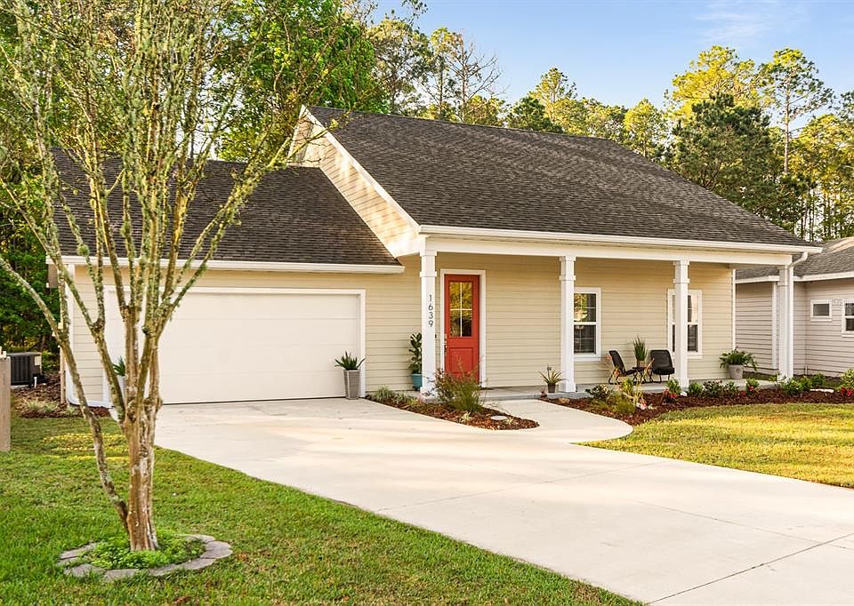 1st image of 1639 NE 45th Pl
