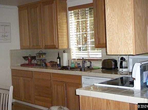 4th image of 3311 Bruce Dr