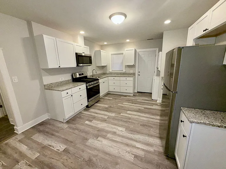 5209 W Lake St — Photo 2