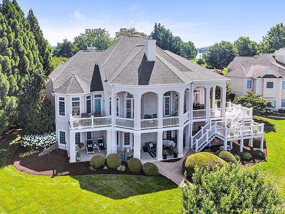 2nd image of 1140 Boardwalk Dr