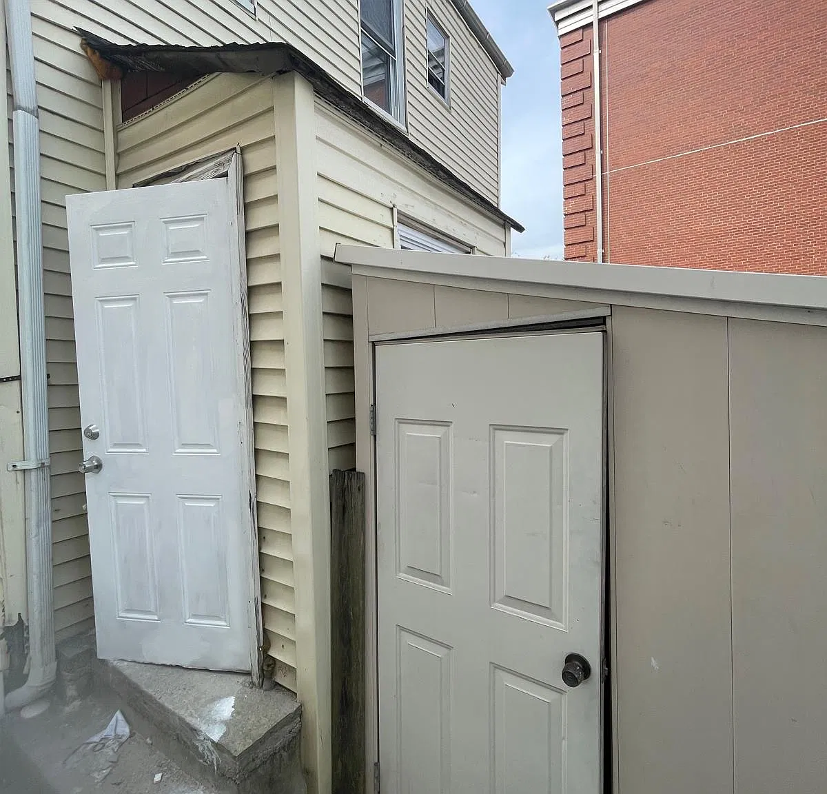 3 bed, 2200 sqft, $3,000 — Photo 3