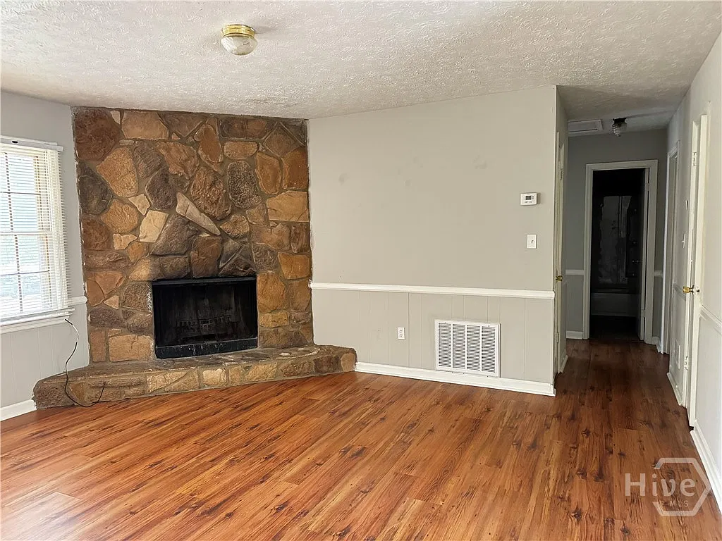 2 bed, 1.0 bath, 880 sqft, $1,000 — Photo 4