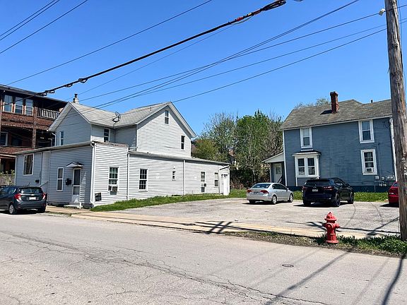 2nd image of 125 N Chestnut St