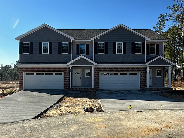 411 Caddie Ct — Photo 1