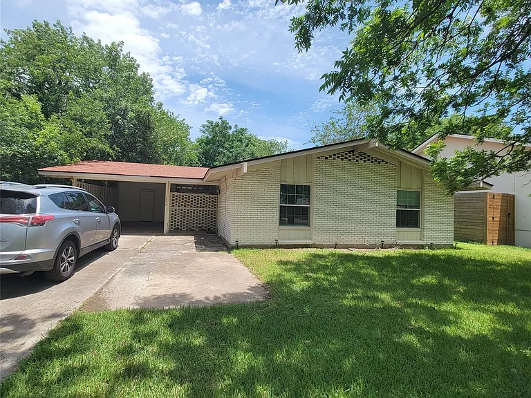 1206 Dwyce Dr — Photo 1