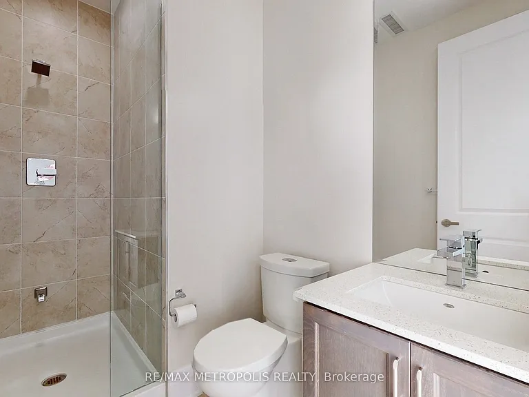9075 Jane St #Penthouse 08 — Photo 34