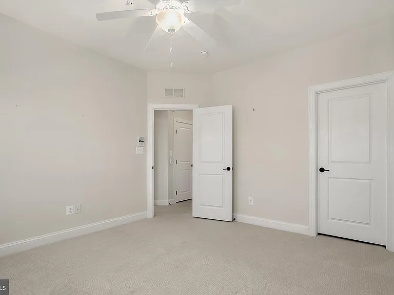 42101 Piebald Sq — Photo 15