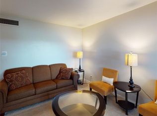 1680 S Franklin St APT 4, Decatur, IL 62521