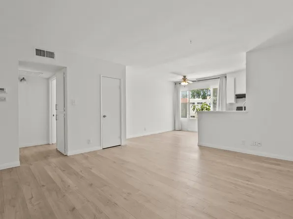 21000 Parthenia St, Canoga Park, CA