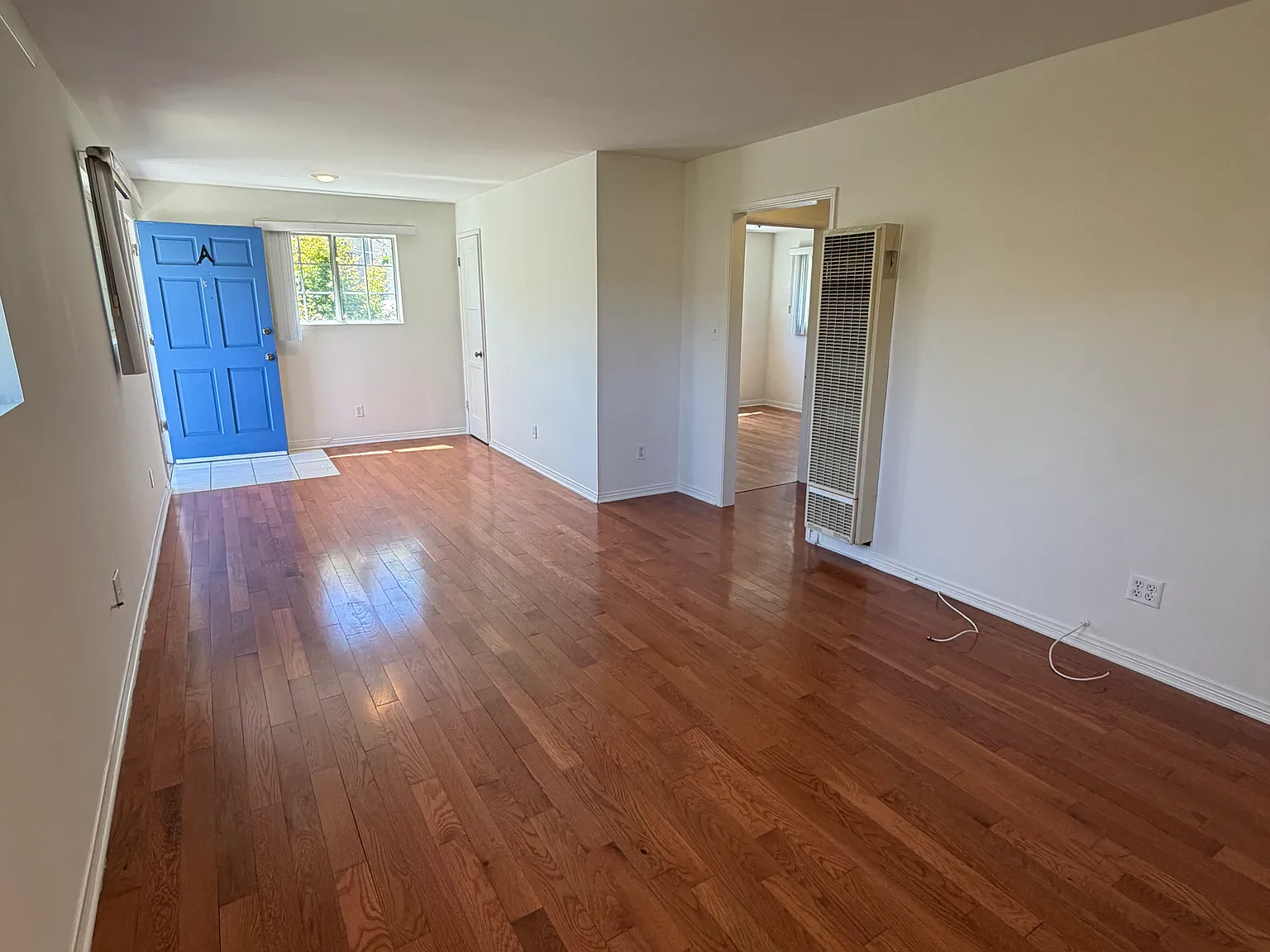 2 bed, 900 sqft, $3,500 — Photo 3