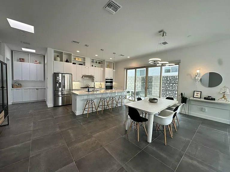54620 Avenida Juarez — Photo 16