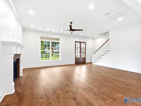 5th image of 209 Marsheutz Ave SW