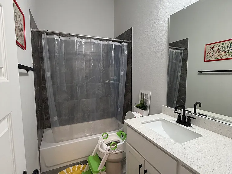Bedroom 3 bath